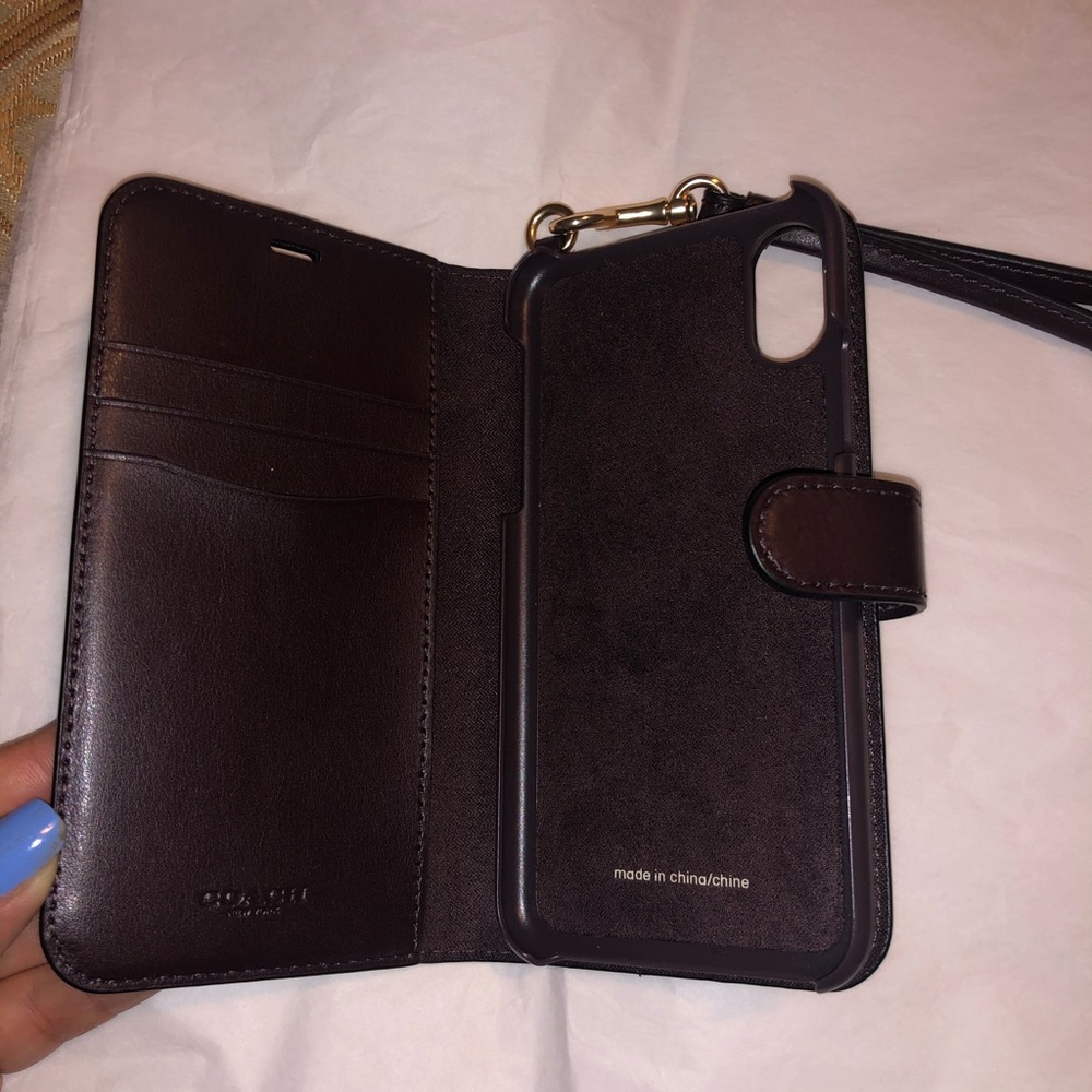 Coach - Picture 4 of 6